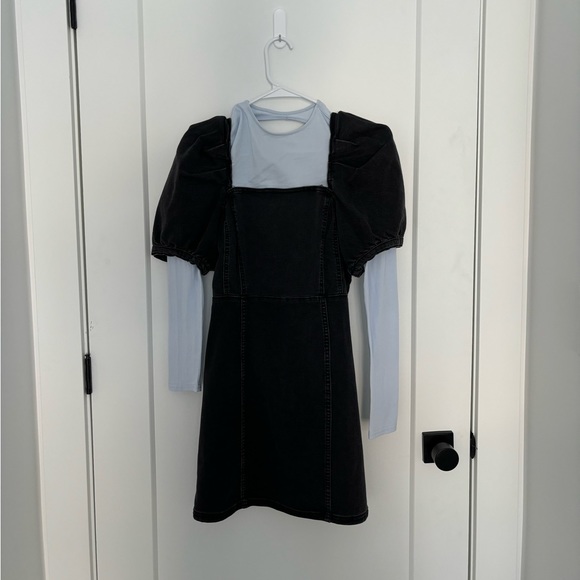 ‼️SOLD‼️ Puff Shoulder Mini Dress - Picture 2 of 7